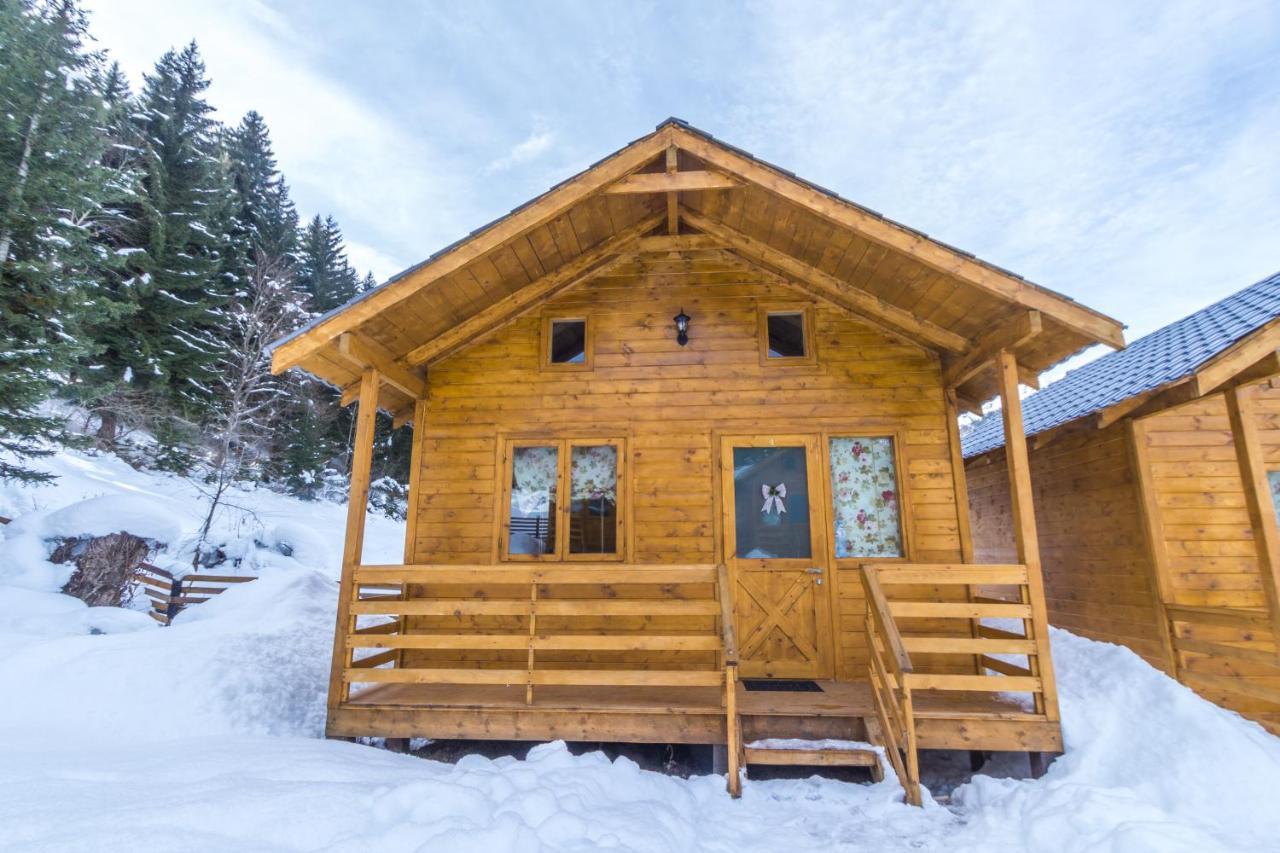 Mountain Cabins Mestia Ngoại thất bức ảnh