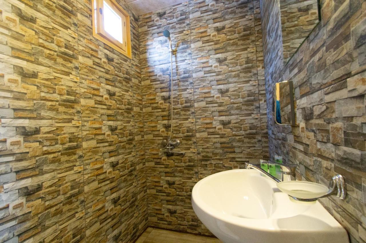 Mountain Cabins Mestia Ngoại thất bức ảnh