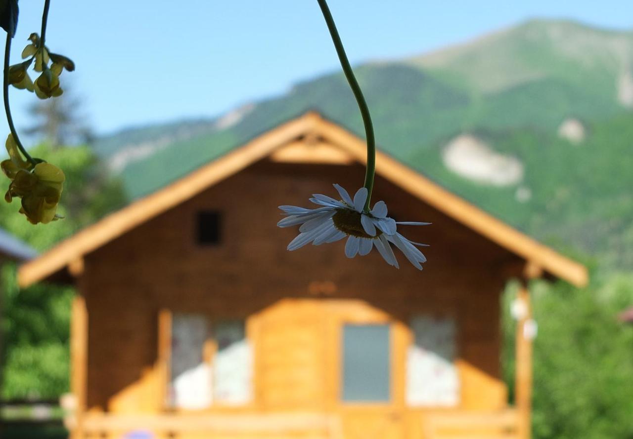 Mountain Cabins Mestia Ngoại thất bức ảnh